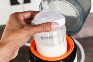 Hoe ontdooi je ingevroren moedermelk op een veilige manier